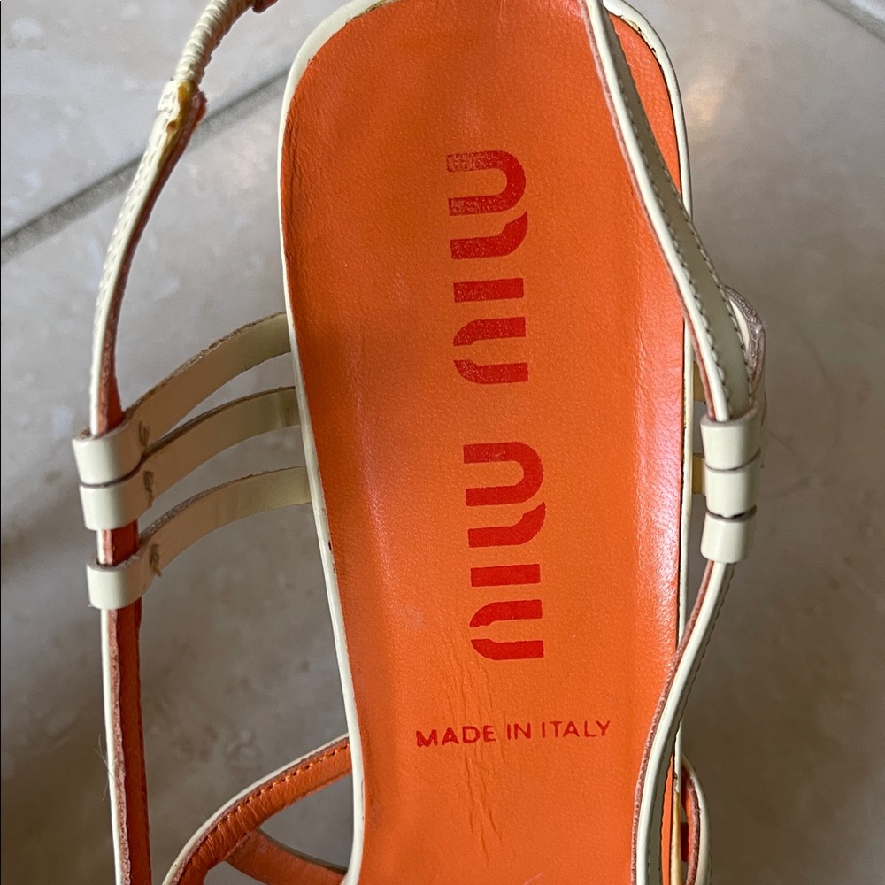 Authentic Miu Miu Cream Strappy Sandals - Picture 4 of 11